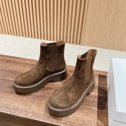 The row boots