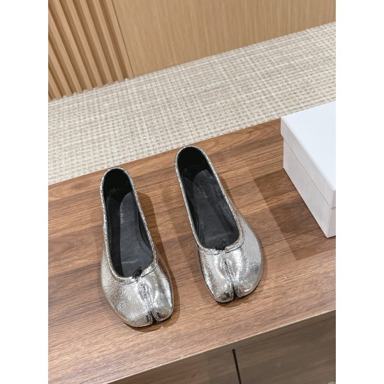 MM6 sandals