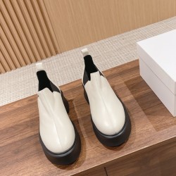 The row boots