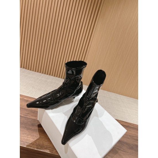 The row boots