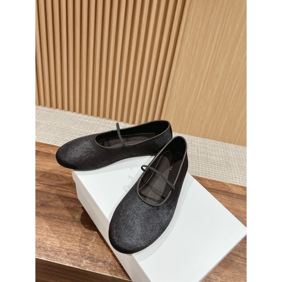 The row sandals