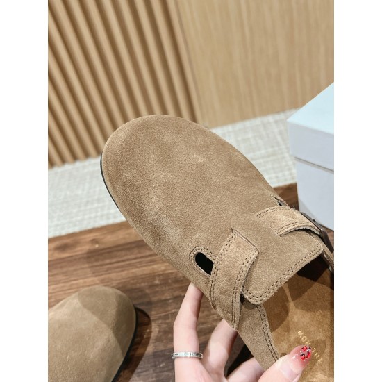 MM6 slippers