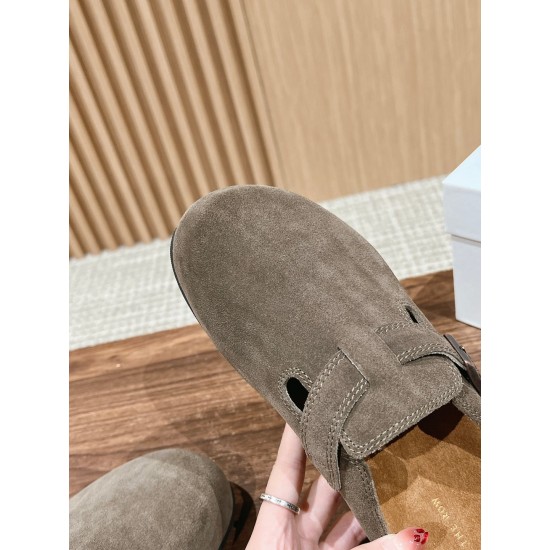 MM6 slippers