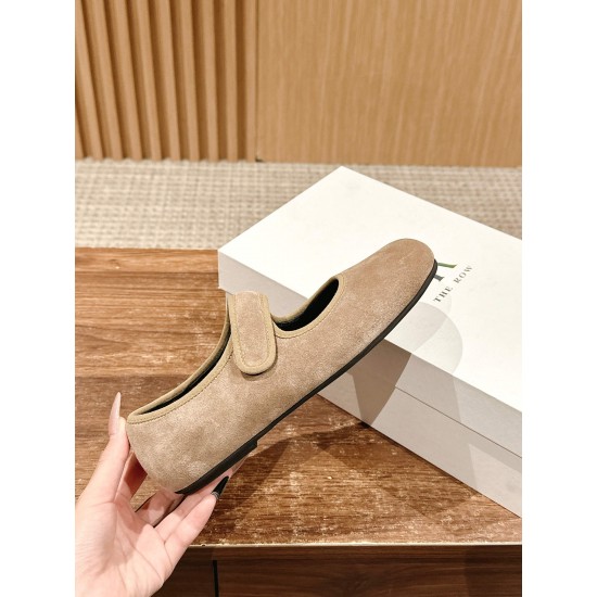 MM6 sandals