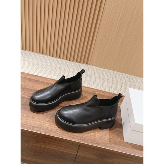 The row boots