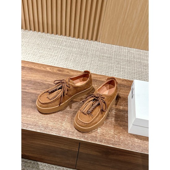 MM6 slippers