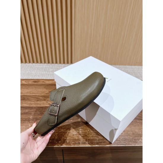 MM6 slippers
