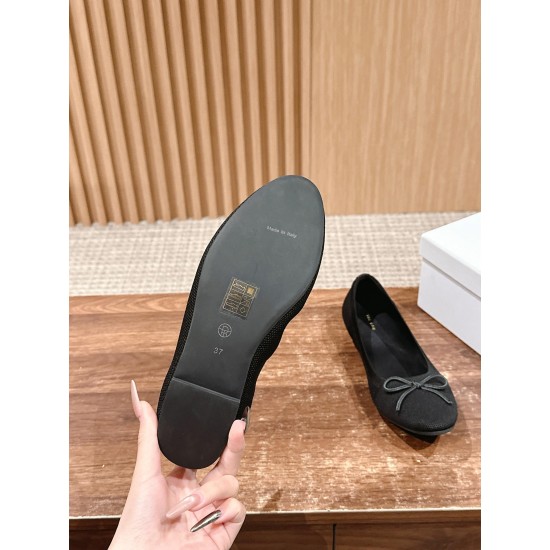 The row sandals