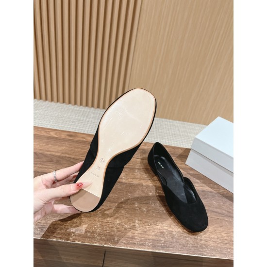 MM6 sandals
