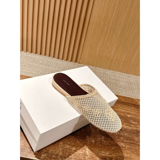 MM6 slippers