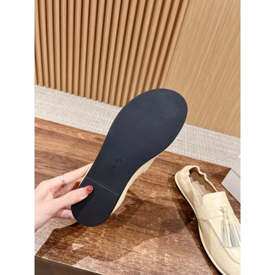 MM6 sandals