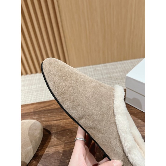 The row slippers
