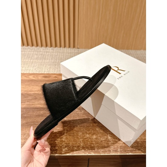 MM6 slippers