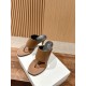 MM6 slippers
