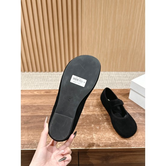 MM6 sandals
