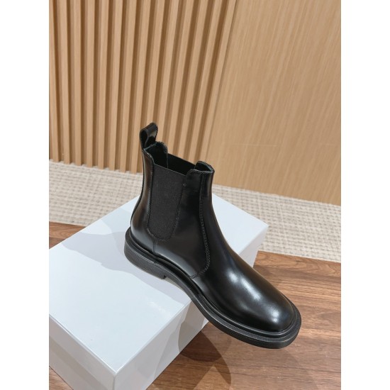 The row boots