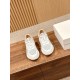  white sneakers 