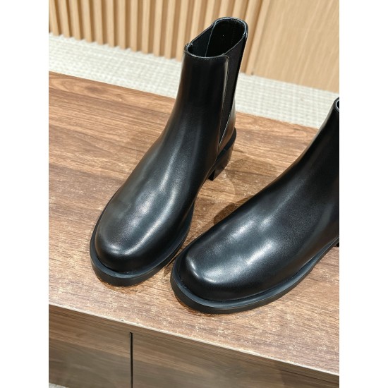 Stuart Weitzman boot