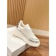  white sneakers 