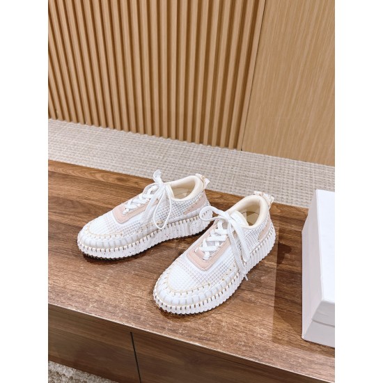  white sneakers 