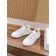  white sneakers 