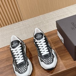 Runner  shoe