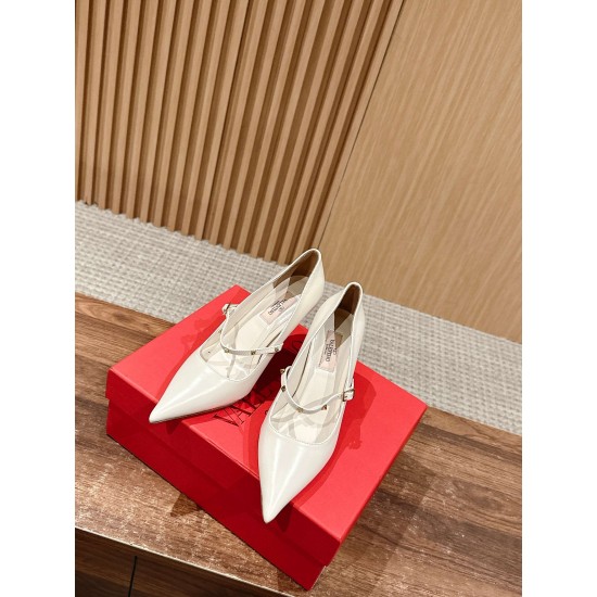 high-heeled shoes