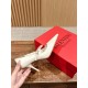 high-heeled shoes