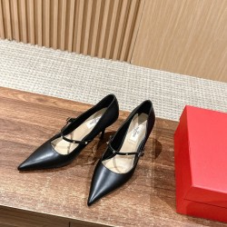high-heeled shoes