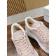  white sneakers 
