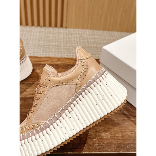  white sneakers 