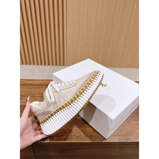  white sneakers 