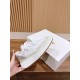  white sneakers 