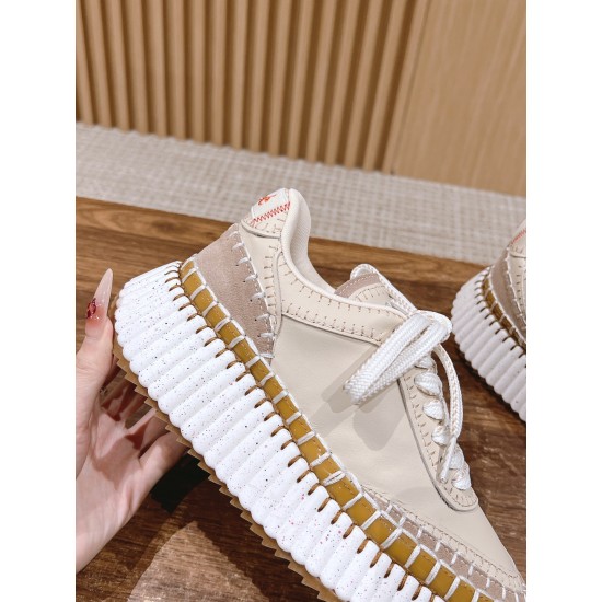  white sneakers 