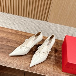 high-heeled shoes