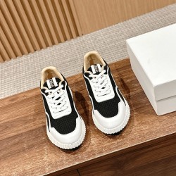  white sneakers 