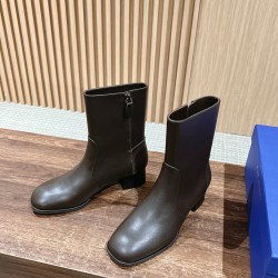 Stuart Weitzman boot