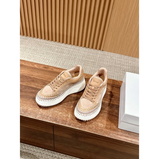  white sneakers 