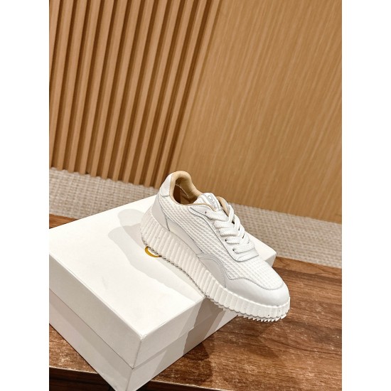  white sneakers 