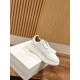  white sneakers 