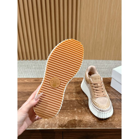  white sneakers 