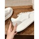  white sneakers 