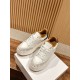  white sneakers 