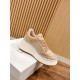  white sneakers 