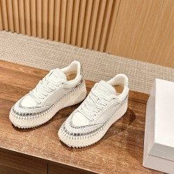  white sneakers 