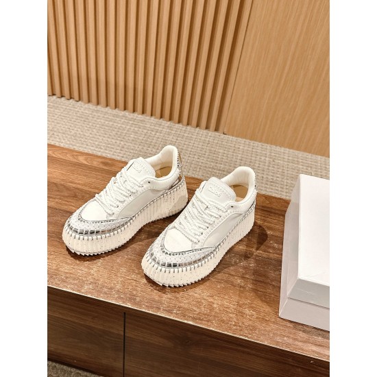  white sneakers 