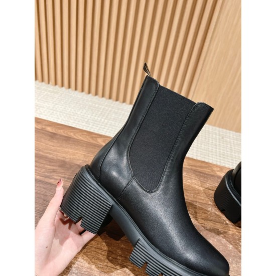 Stuart Weitzman boot