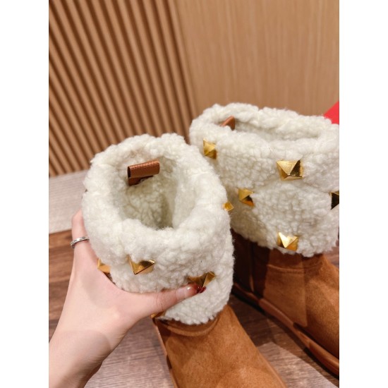 woolen boots
