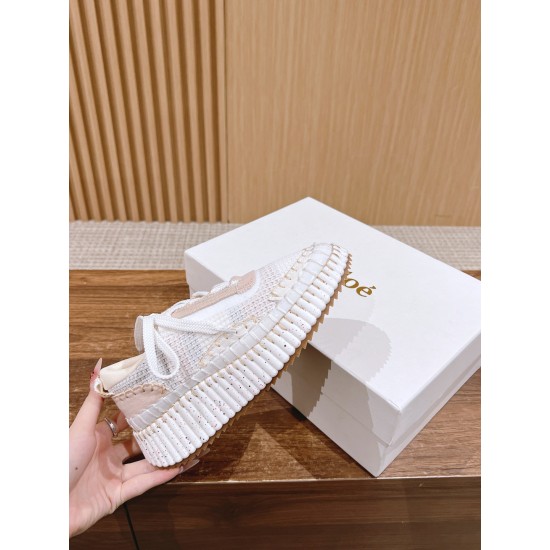  white sneakers 