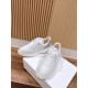  white sneakers 